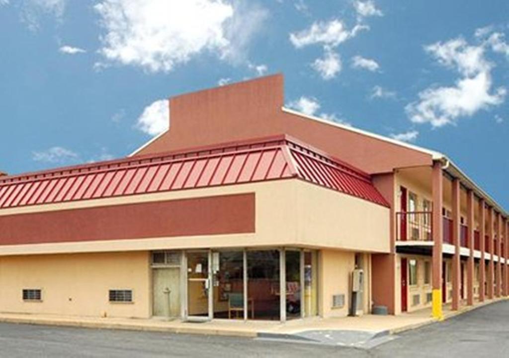 Econo Lodge Northeast Рединг Екстериор снимка