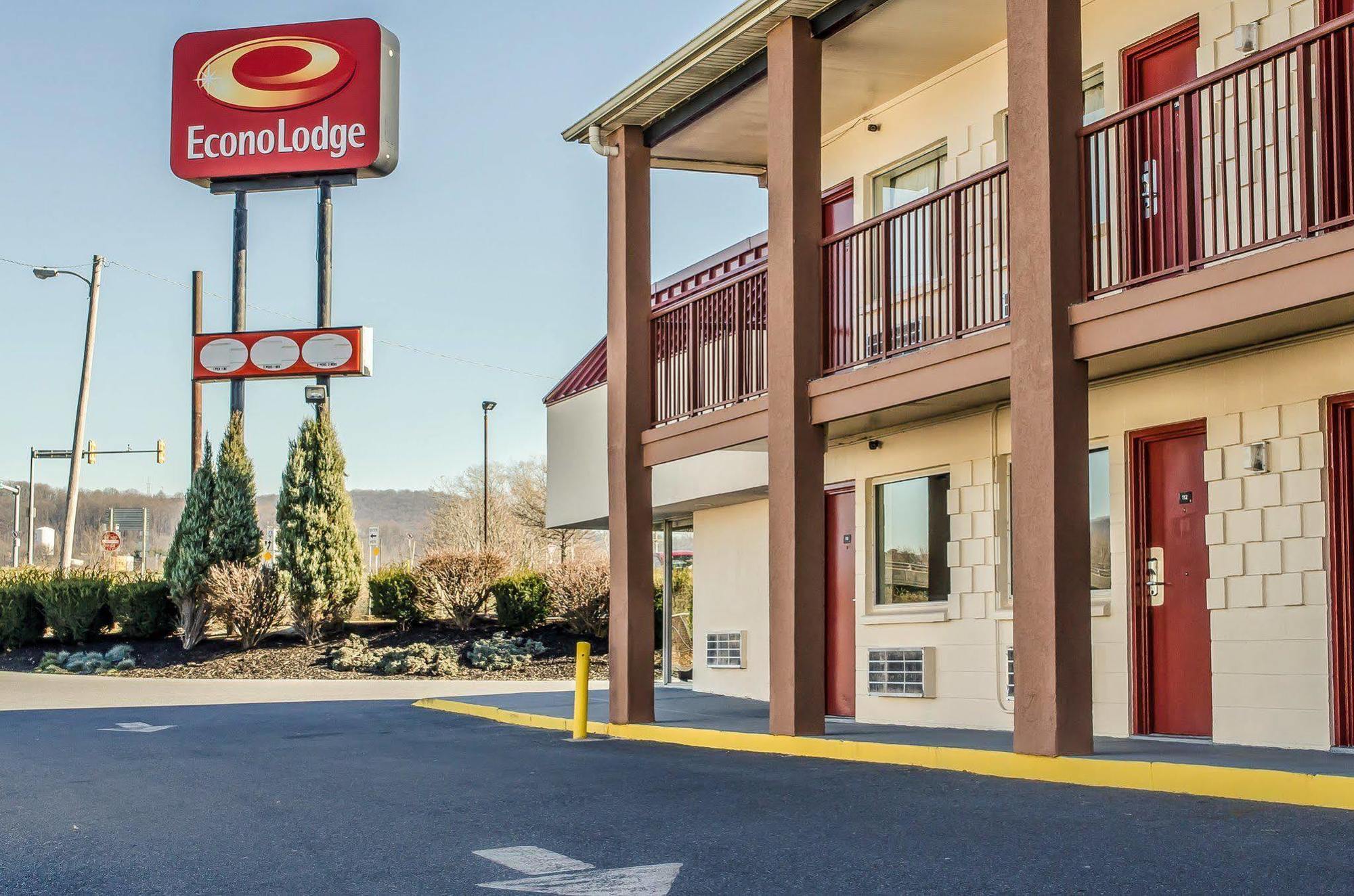 Econo Lodge Northeast Рединг Екстериор снимка