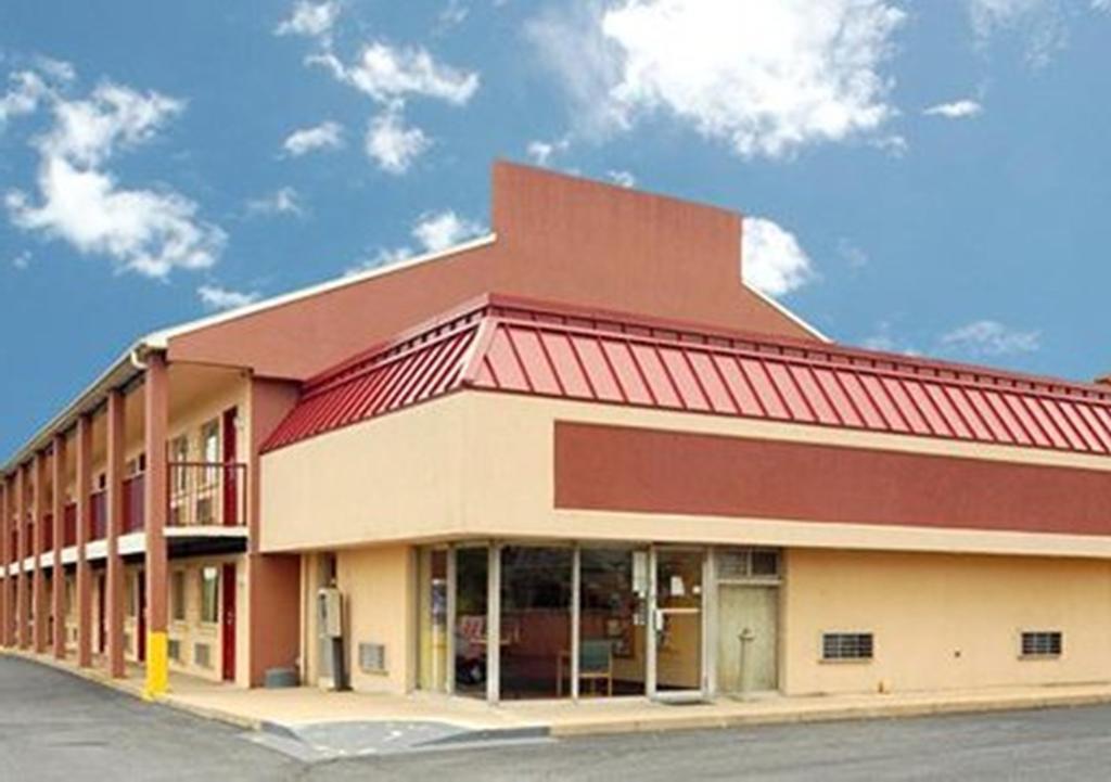 Econo Lodge Northeast Рединг Екстериор снимка